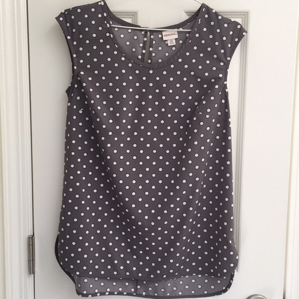 Women’s short sleeve blouse - Size XS